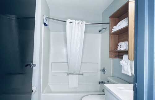 Cottondale Hotel | Microtel Inn & Suites by Wyndham Tuscaloosa East