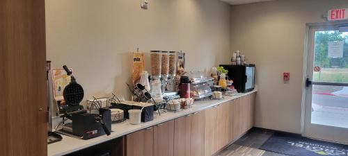 Fountain Hotel | Microtel Inn & Suites by Wyndham Fountain Fort Carson