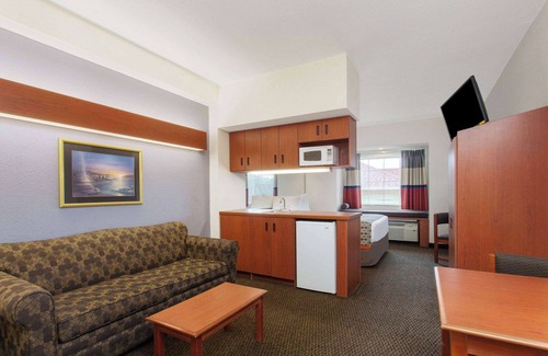 Lady Lake Hotel | Microtel Inn & Suites by Wyndham Lady Lake/The Villages