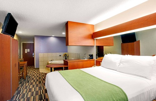Cherokee Hotel | Microtel Inn & Suites by Wyndham Cherokee