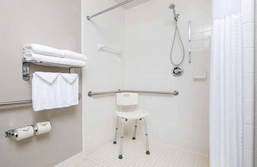 Buford Highway Hotel | Microtel Inn & Suites by Wyndham Atlanta/Buckhead Area