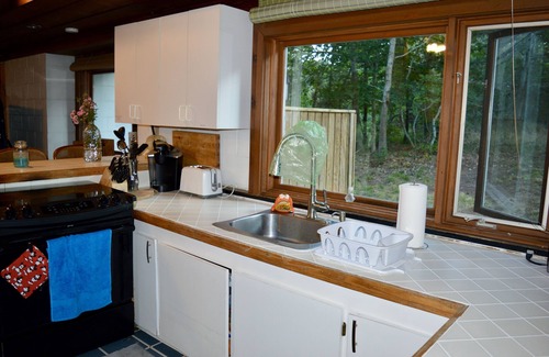 Truro House | MID CENTURY 3 bedroom house on private wooded lot.5 min to beaches