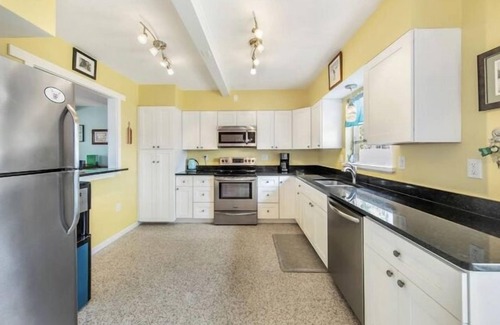 Venice House | Mid Century Beach Bungalow on the Island and walking distance to everything.