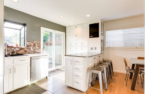 Mar Vista House | Mid-Century Bungalow with Private Garden near Venice Beach