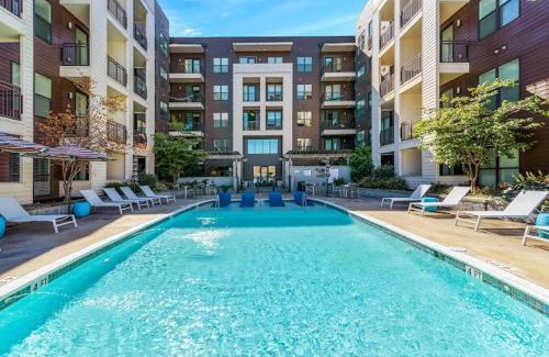 West End Apartment | Mid-Century Charm in Midtown Nashville