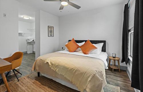 West End Apartment | Mid-Century Charm in Midtown Nashville