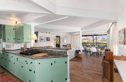 Wofford Heights Cabin | Mid Century Creekside Cabin with Hot Tub