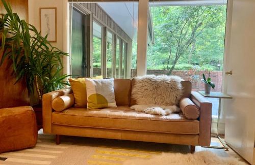 Chapel Hill House | Mid Century Designer House - Large & Unique
