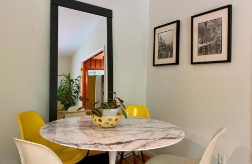 Chapel Hill House | Mid Century Designer House - Large & Unique