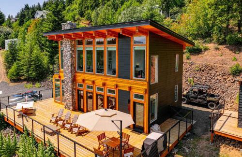 Worley House | Mid-Century Escape Lake Views, Steps to Cave Bay!