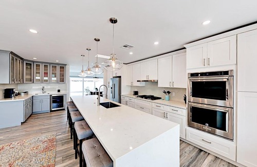 Village Grove House | Mid-Century Gem