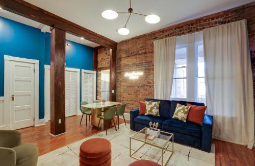 Dixon Park Apartment | Mid-Century getaway