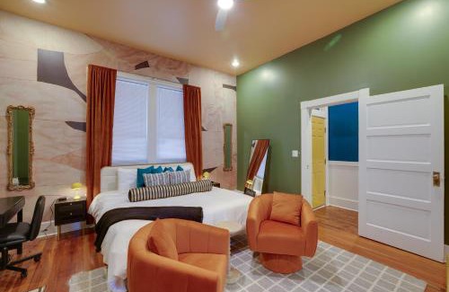 Dixon Park Apartment | Mid-Century getaway