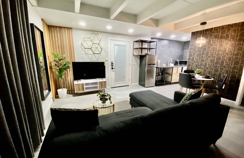 Yuma Apartment | Mid-Century Glam Studio