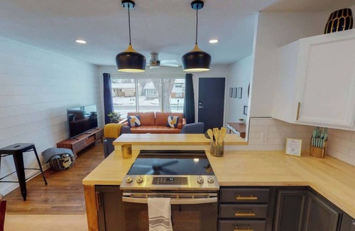 Wichita House | Mid-Century home near airport and zoo