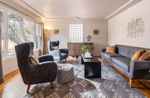 Nob Hill House | Mid Century in Nob Hill