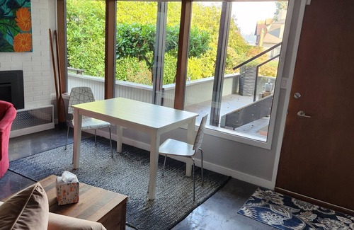 Tillicum House | MID CENTURY LAKE HOUSE