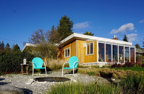 Bremerton House | Mid-Century Manette Charmer, 2 bd, 2 bath w/view