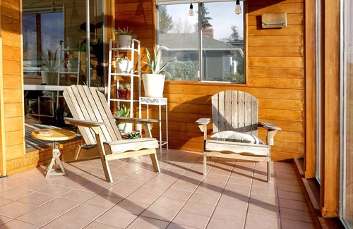 Bremerton House | Mid-Century Manette Charmer, 2 bd, 2 bath w/view