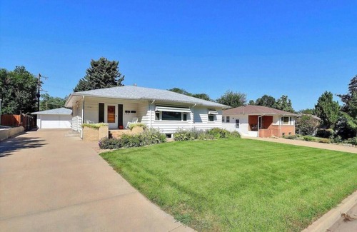 Greeley Apartment | Mid Century Manor Upstairs
