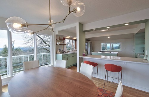 Dundee House | Mid-Century Masterpiece with Stunning Views
