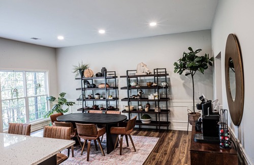 Auburn House | Mid-Century Modern gem in the heart of the country, close to Lake Lanier.