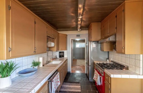 Modesto House | ★Mid-Century Modern Home - Close to Downtown★
