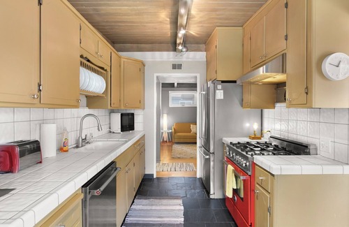 Modesto House | ★Mid-Century Modern Home - Close to Downtown★