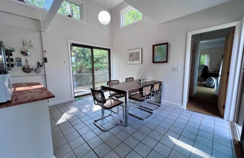Truro House | Mid-Century Modern Truro on Great Pond (1914)