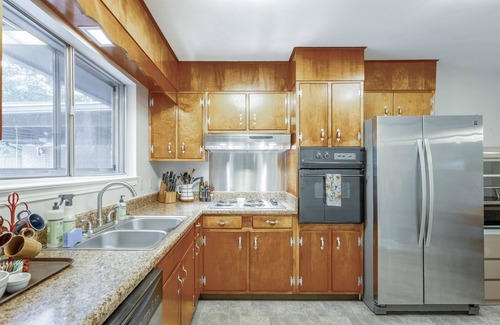 Lupton City House | Mid Century Modern Apartment - Close to Downtown! | 2 Bed, 1 Bath