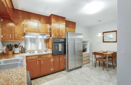 Lupton City House | Mid Century Modern Apartment - Close to Downtown! | 2 Bed, 1 Bath