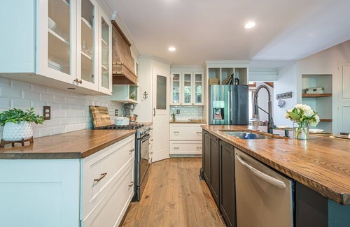 Marietta House | Mid- Century Retreat - Perfect for Families 4BD/2BR