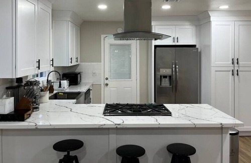 Ontario House | Mid century style newly remodel 2 bed 2 bathrooms