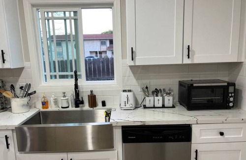 Ontario House | Mid century style newly remodel 2 bed 2 bathrooms