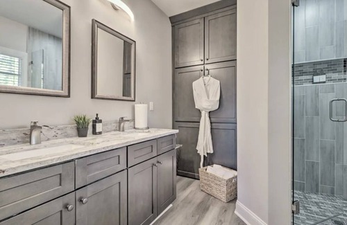 West End House | MID CENTURY STYLED HOME - 9 MINUTES FROM MIDTOWN ATLANTA