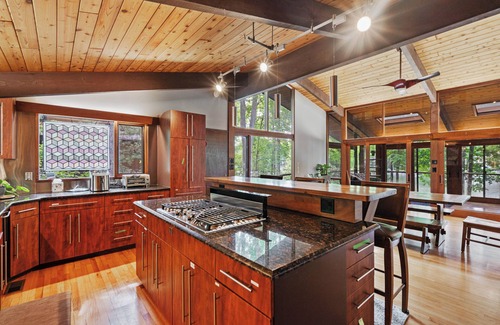 Lake of the Woods House | Mid-Century Vibe: Serene Lakefront Oasis