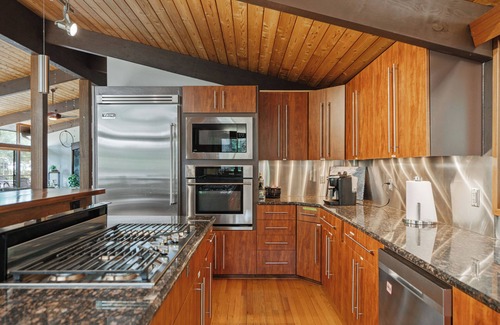 Lake of the Woods House | Mid-Century Vibe: Serene Lakefront Oasis