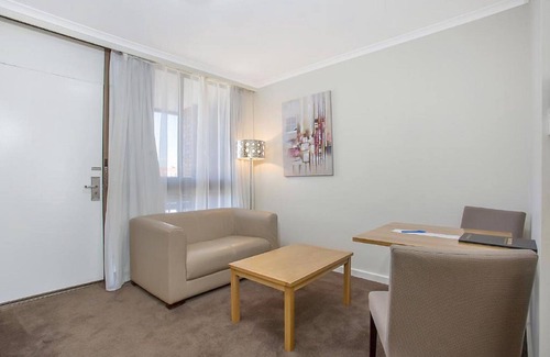 Warrnambool Hotel | Mid City Warrnambool