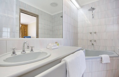 Warrnambool Hotel | Mid City Warrnambool