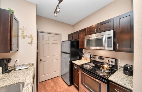 Midtown Apartment | Mid-rise King in the Heart of Downtown + Midtown