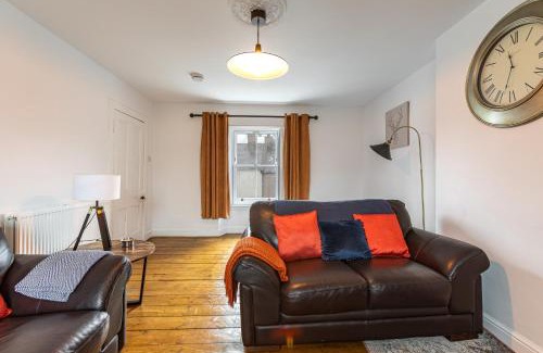 Lauder House | Mid Row Cottage
