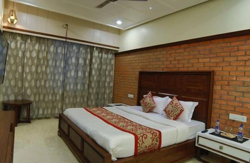 Mount Abu Hotel | Mid Town Inn Mount Abu