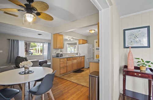 Clearwater House | Midcentury Charmer Couple's Retreat 10 Min to Clearwater Beachn
