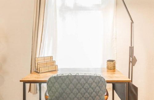 Columbus House | Midcentury Modern - central location to all