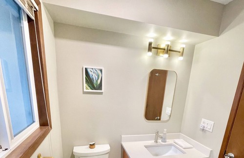 Centennial House | Midcentury Modern Gem - Entire Home - 3bd 2ba