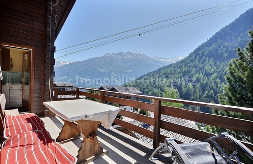 Grimentz Apartment | Middle class flat on 2 levels for 6 people, living room, kitchen area with dishwasher, 1 double bedr