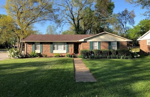 Bowling Green House | Middle of it all 3 Beds w/1 King Bed