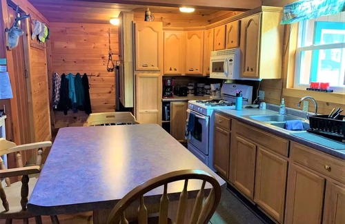 Pittsburg House | Middle Pond Cabin- Direct ATV & Snowmobile Access
