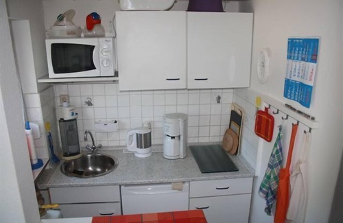 Tossens House | Middle row house near the beach, quiet location but in the middle of life