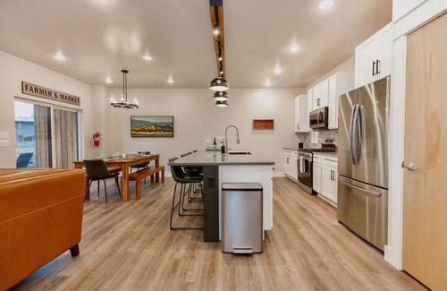 Four Corners Condo | Middlecreek Luxury Home